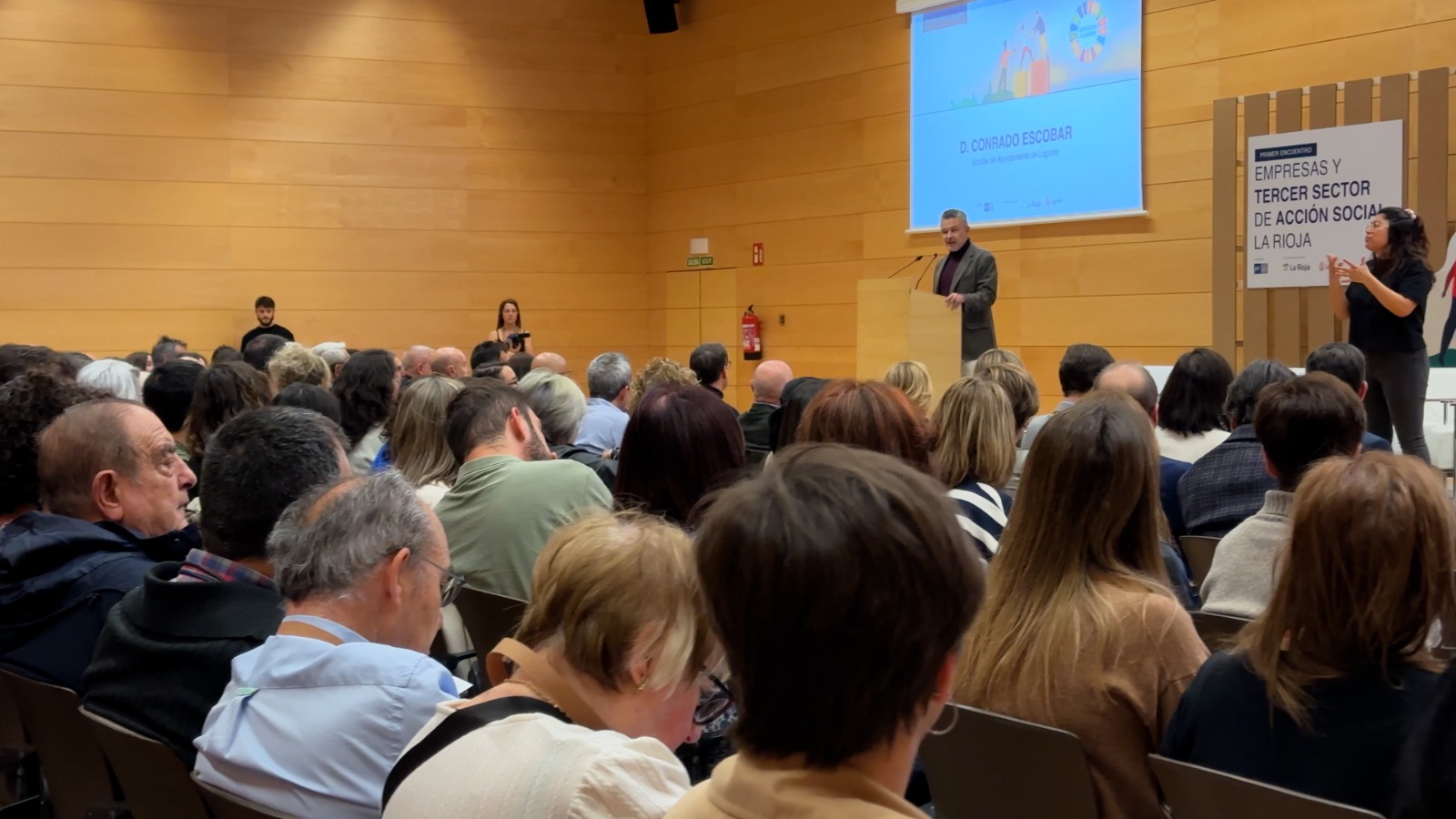 El alcalde de Logroño, Conrado Escobar, en la inauguración del encuentro Empresas y Tercer Sector
